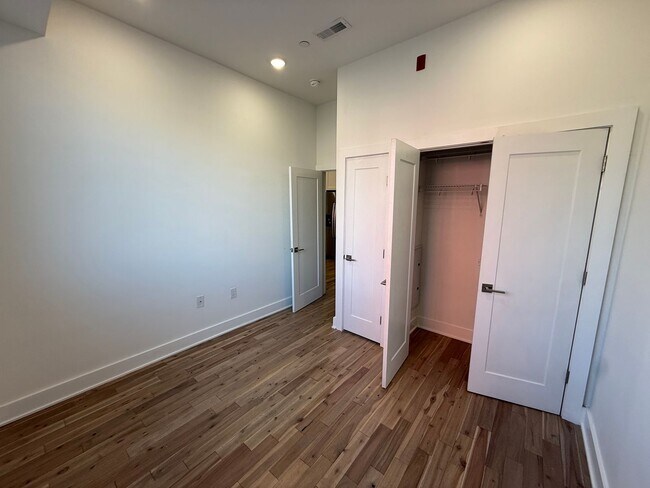Building Photo - 1433 Brown St