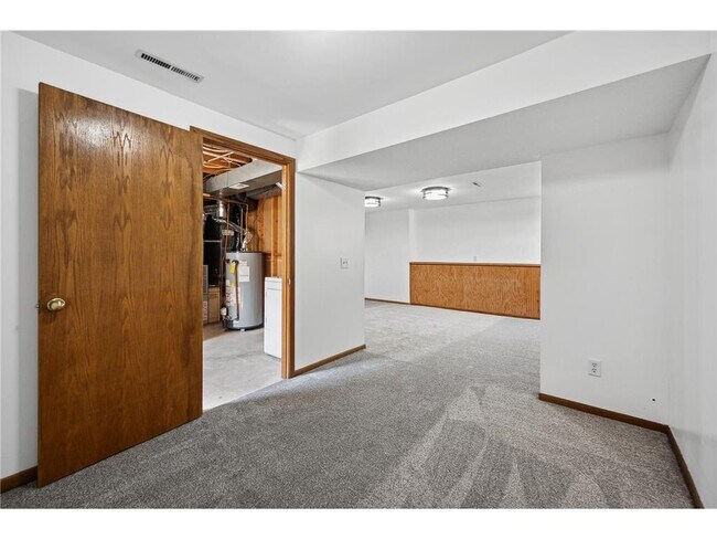Building Photo - 91 Egret Blvd NW