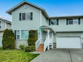Building Photo - 4 Bed and 2.5 Bath Single-family Home Avai...