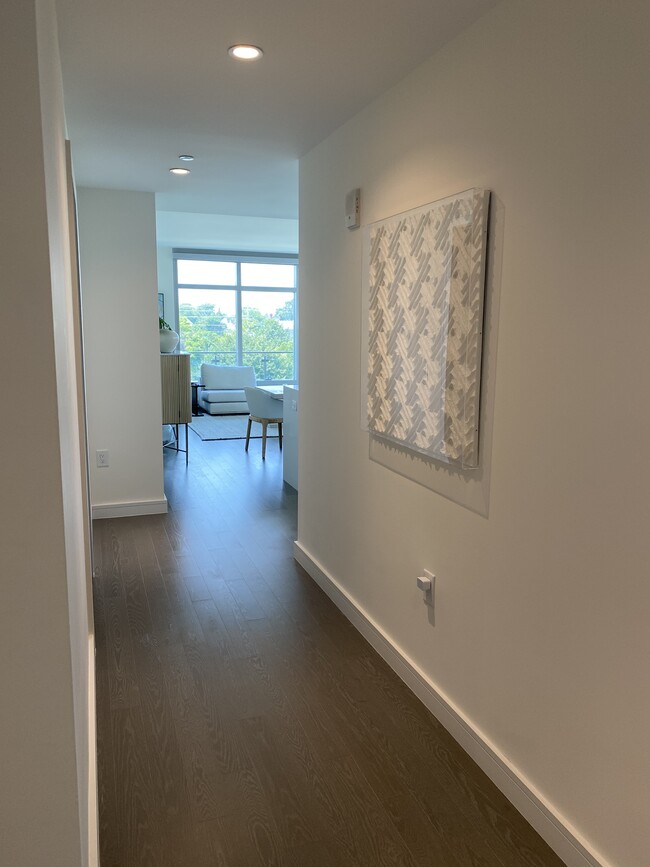 Hallway leading into living room - 30 Melrose Ter