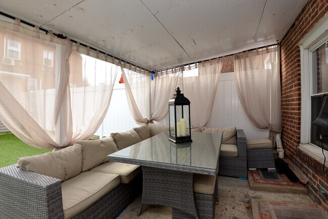 Building Photo - 174-06 Jewel Ave