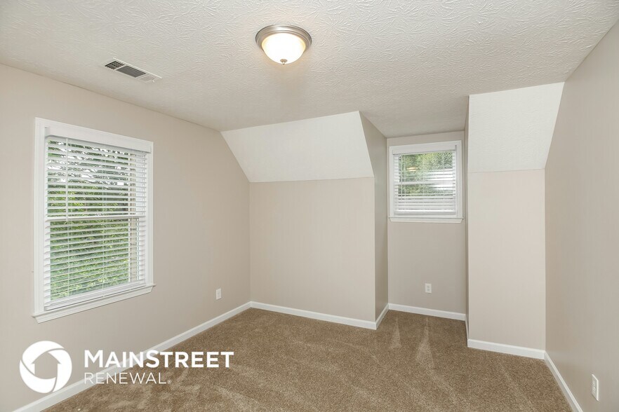 Building Photo - 133 Oak Landing Cir
