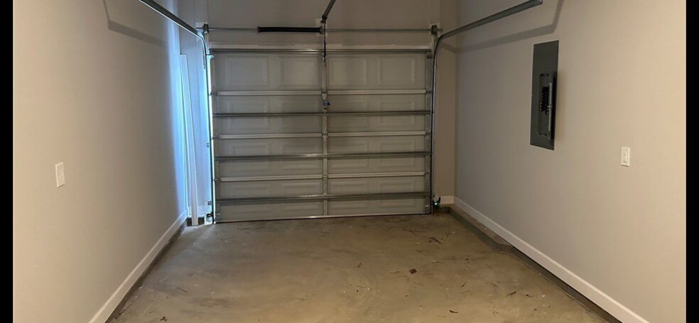 Building Photo - 703 Georgetown Cir