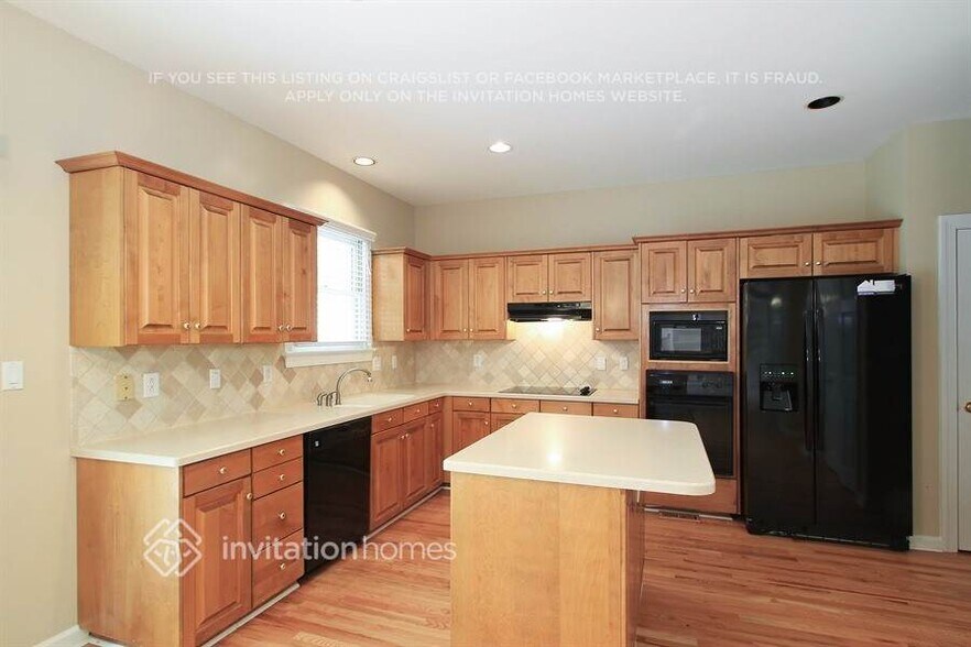 Building Photo - 9501 Arborview Ct