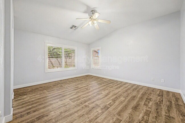 Building Photo - 3296 E Warbler Rd