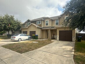 Building Photo - Town home for rent