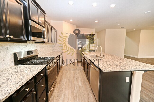 Building Photo - 661 Blue Oak Lane W