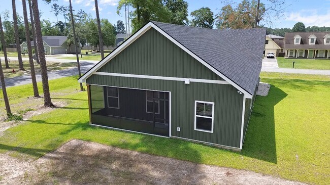 Building Photo - 145 Waters Cir