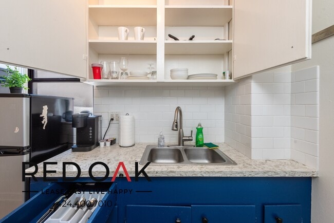 Building Photo - 1403 Innes Pl