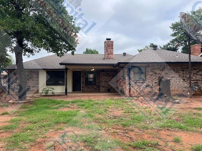 Building Photo - Charming Home