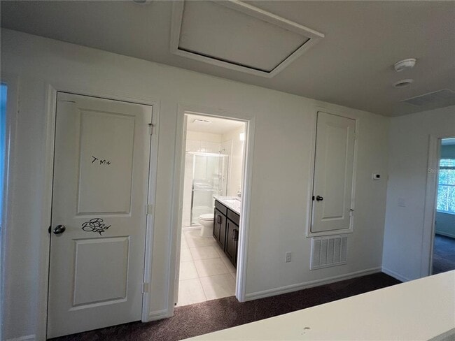 Building Photo - 2762 Raindrop Run St