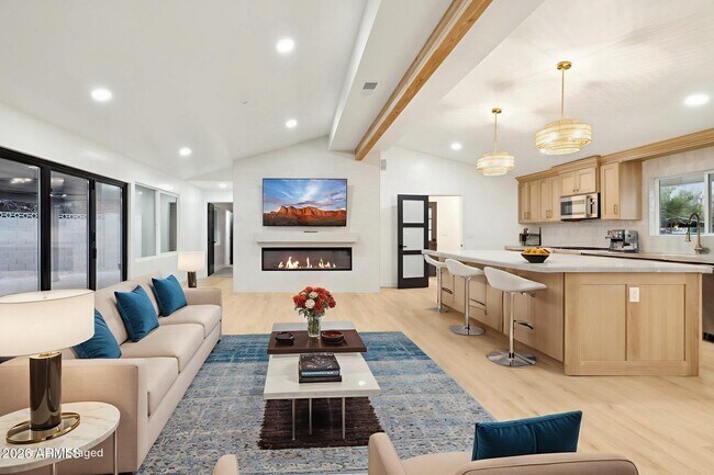 Building Photo - 1216 W Rovey Ave