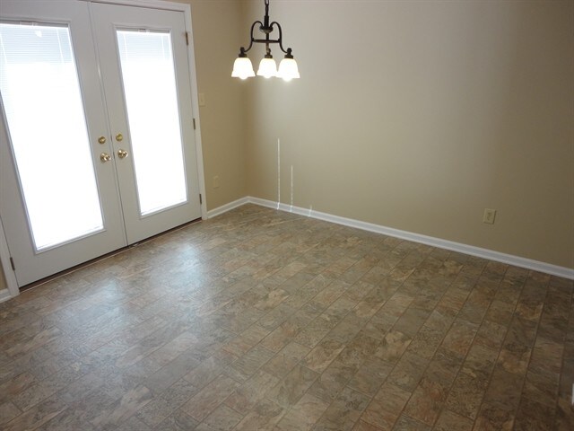 Building Photo - 5943 King Lear Dr