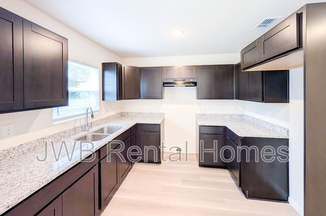 Building Photo - 6052 Redpoll Ave