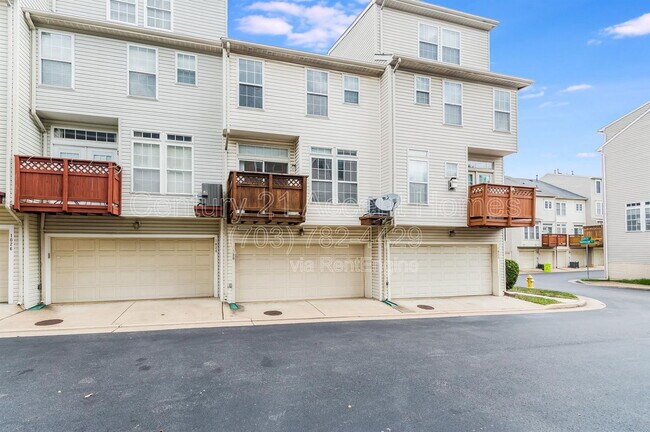 Building Photo - 1030 Harrison Cir