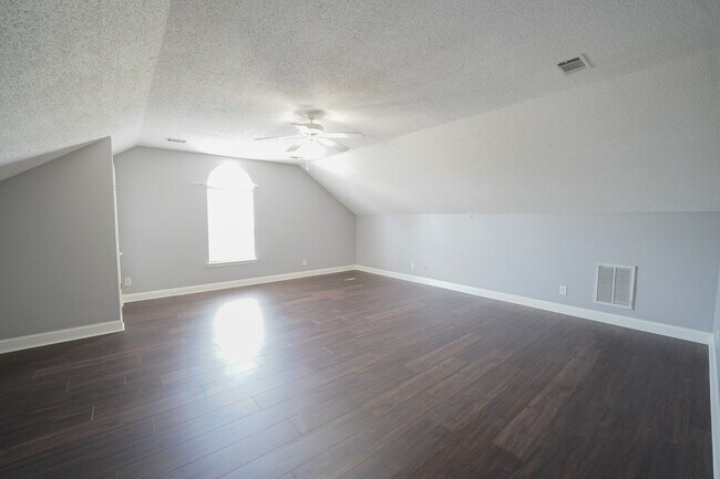 Building Photo - Coming Available!