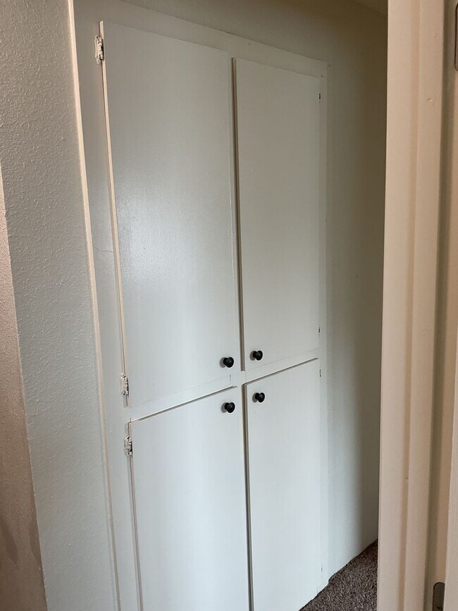 Building Photo - MINA85