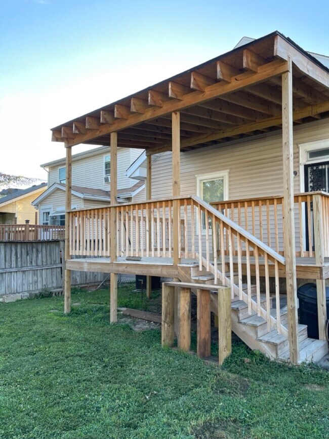 Building Photo - 920 Keswick Blvd