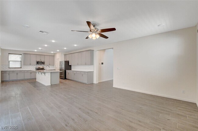 Building Photo - 532 Founders Creek Ave