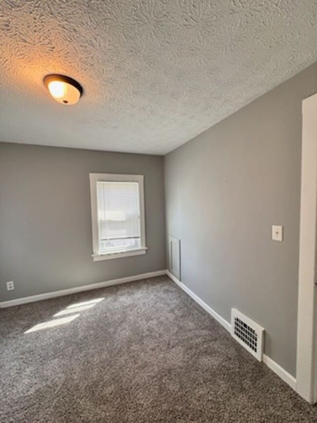 Building Photo - New Listing!!!