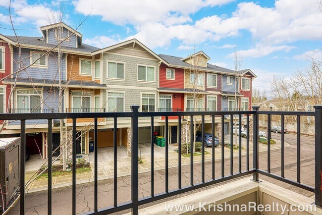 Building Photo - Lovely 3 BR | 2.5 BA Townhome | Hillsboro | Minutes from Orenco Station | Excellent Location!