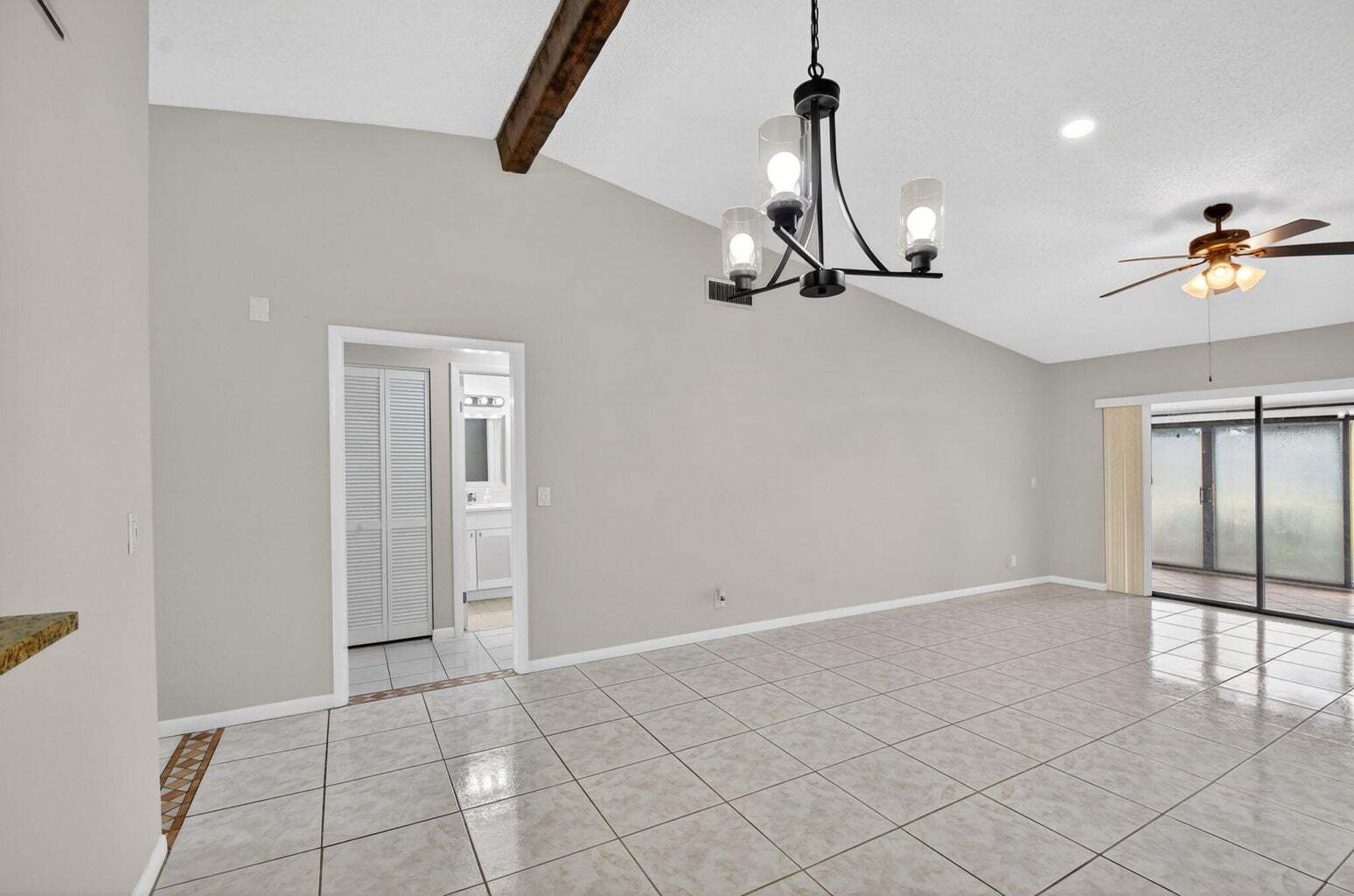 Building Photo - 704 Sunny Pine Way