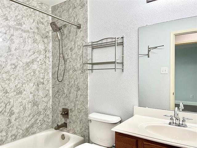 Building Photo - 3913 Plymouth Dr