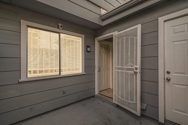 Building Photo - 11002 Hammerly Blvd