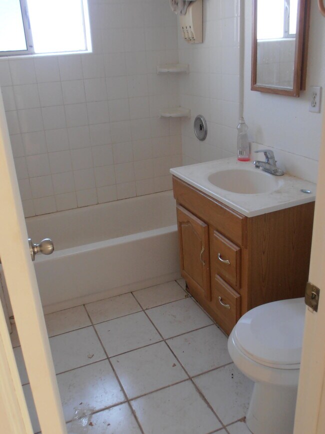 Building Photo - 52162 Avenida Velasco