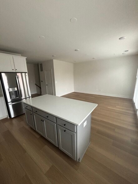 Building Photo - 43396 Farringdon Sq