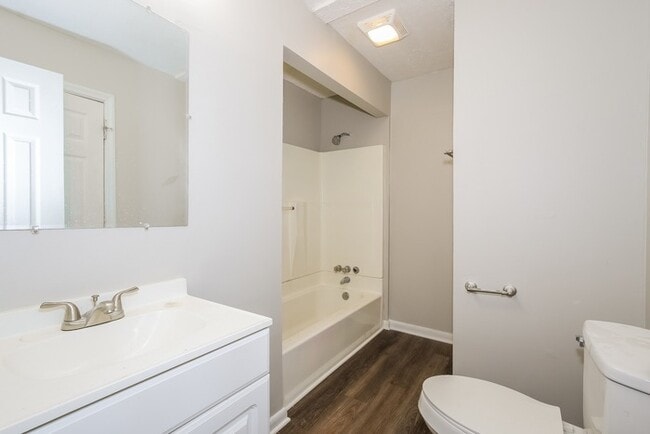 Building Photo - 3604 Greiner Dr