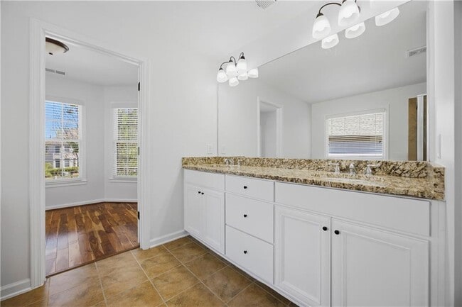 Building Photo - 455 Park Pl Ct