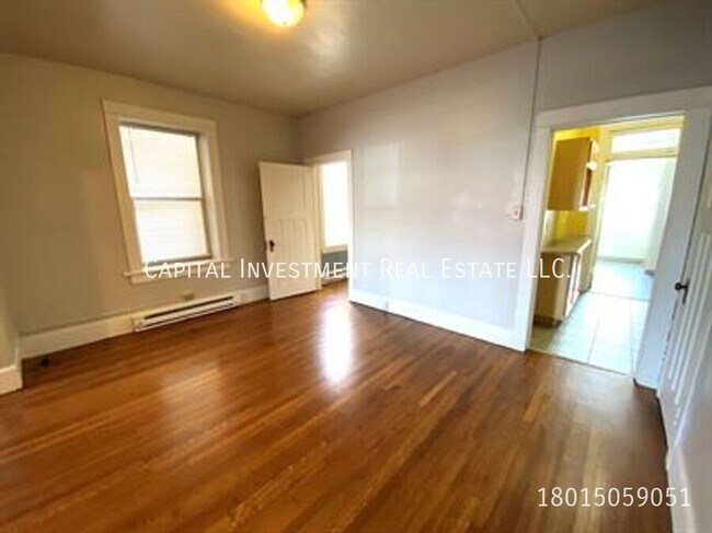 Building Photo - 470 E 300 S