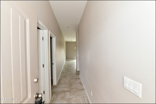 Building Photo - 808 HC Gilbert Minjares Dr
