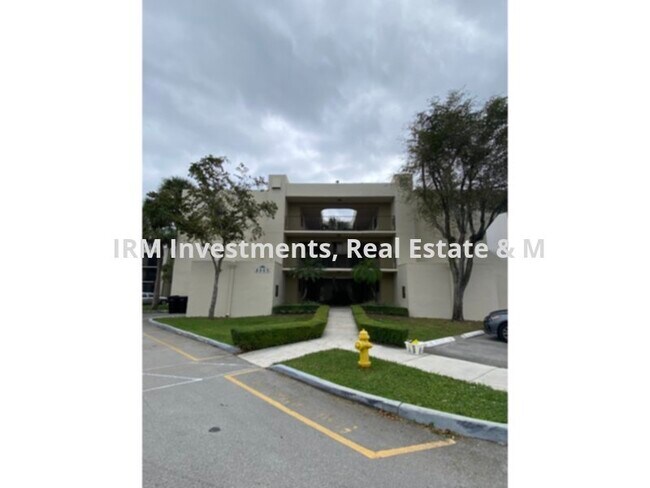 Primary Photo - NICE 1BR/1.5BA CONDO CENTRALLY LOCATED IN ...