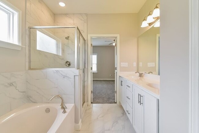 Building Photo - Now Leasing a 4-bedroom 2.5 bath home in W...