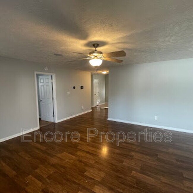 Building Photo - 1240 Chimney Swift Dr