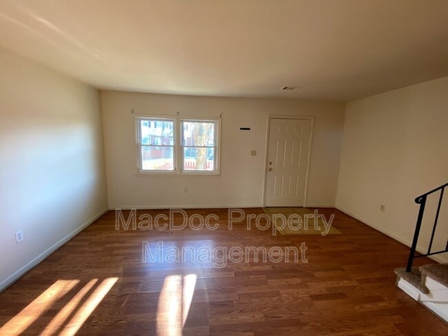 Building Photo - 3456 Beale Ct