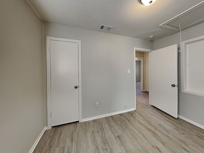 Building Photo - 4725 Dilworth Ct