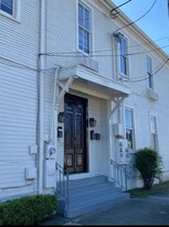 Building Photo - 3402 Dryades St