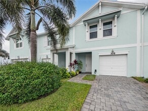 Building Photo - 305 SE Halifax Ln