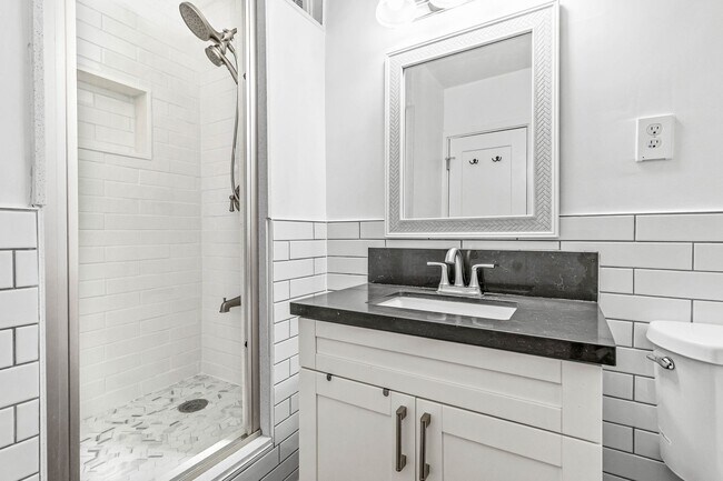 Building Photo - Bright and spacious 1 bedroom 1 bath condo in Makiki !