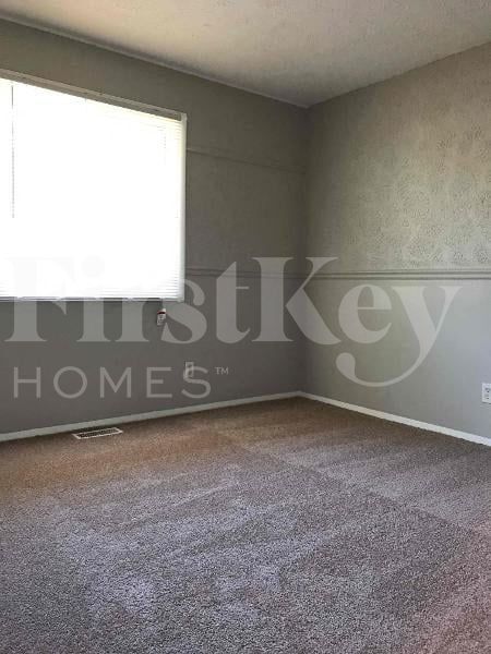 Building Photo - 6039 Penway St