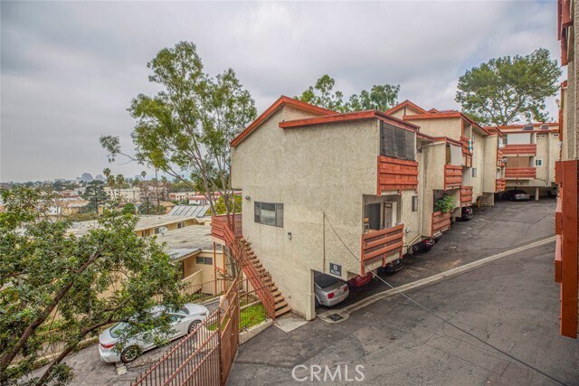 Building Photo - 1523 E Windsor Rd