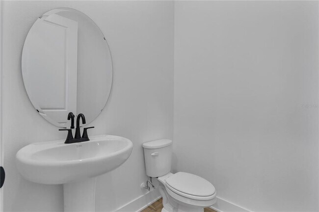 Building Photo - 15381 Hamlin Pk Dr