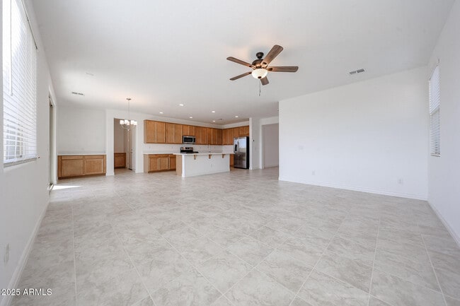 Building Photo - 14807 W Cottontail Ln