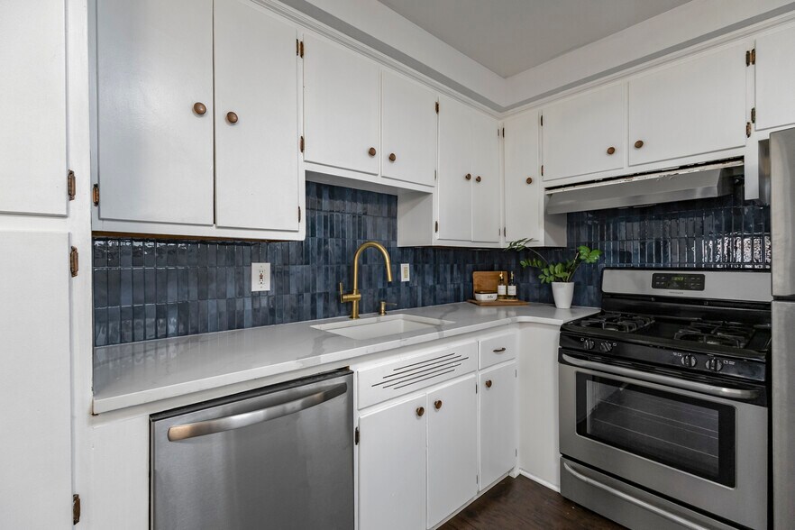 Building Photo - 1354 Maryland St