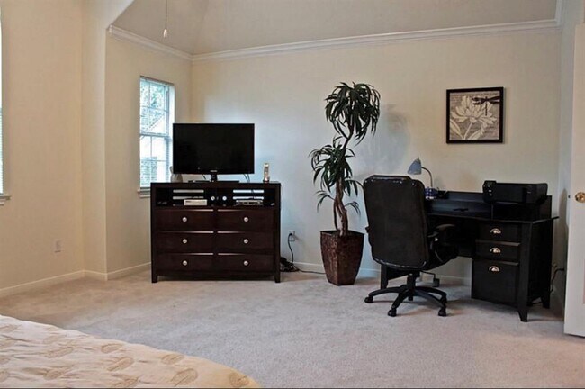 Building Photo - 130 Ledgestone Pl