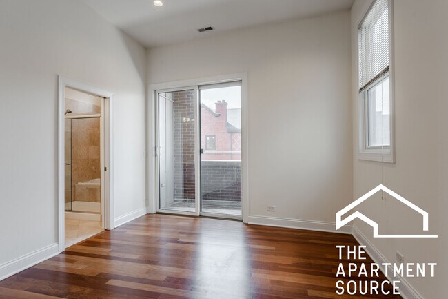 Building Photo - 1356 W Augusta Blvd