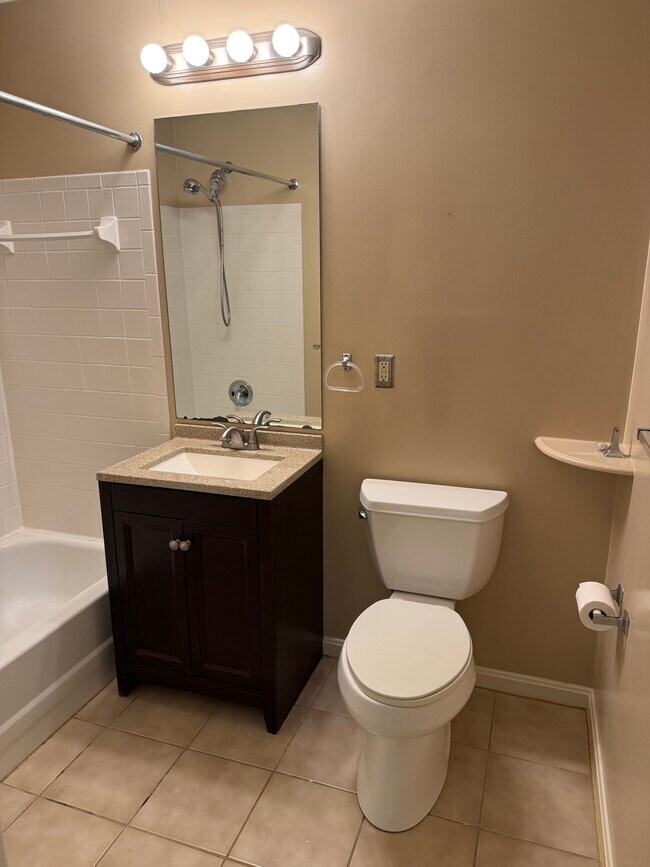 Building Photo - 14201 Woolen Oak Ct